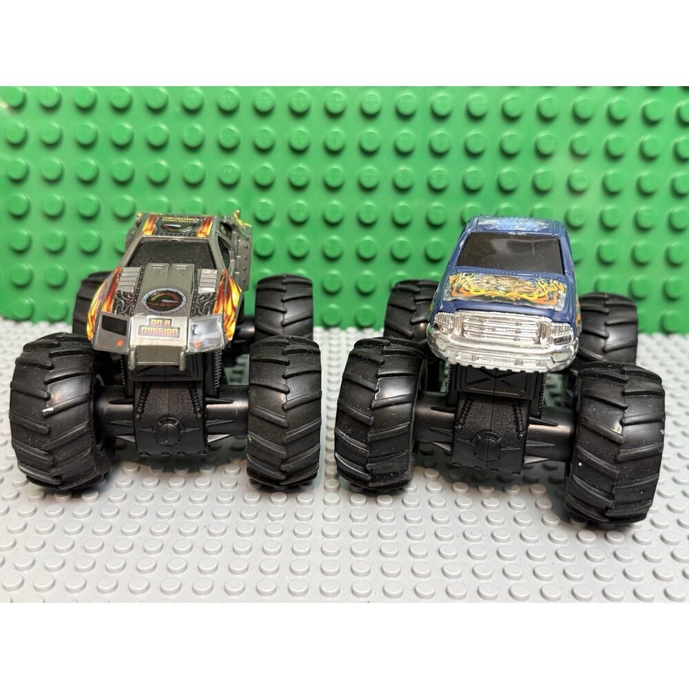 Hot Wheels Monster Jam Trucks Rev N Go Maximum Destruction & Stone Crusher